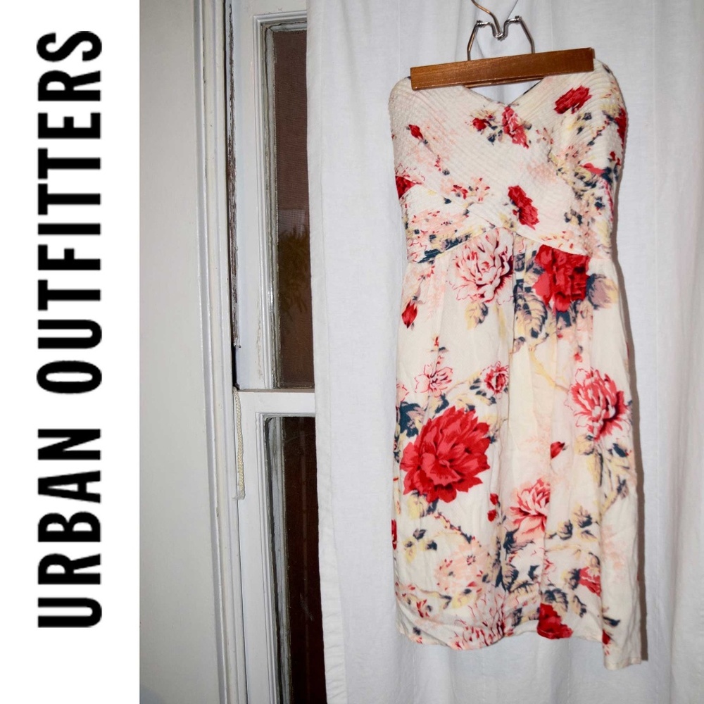 Kimchi Blue Urban Outfitters Strapless Rose Dress